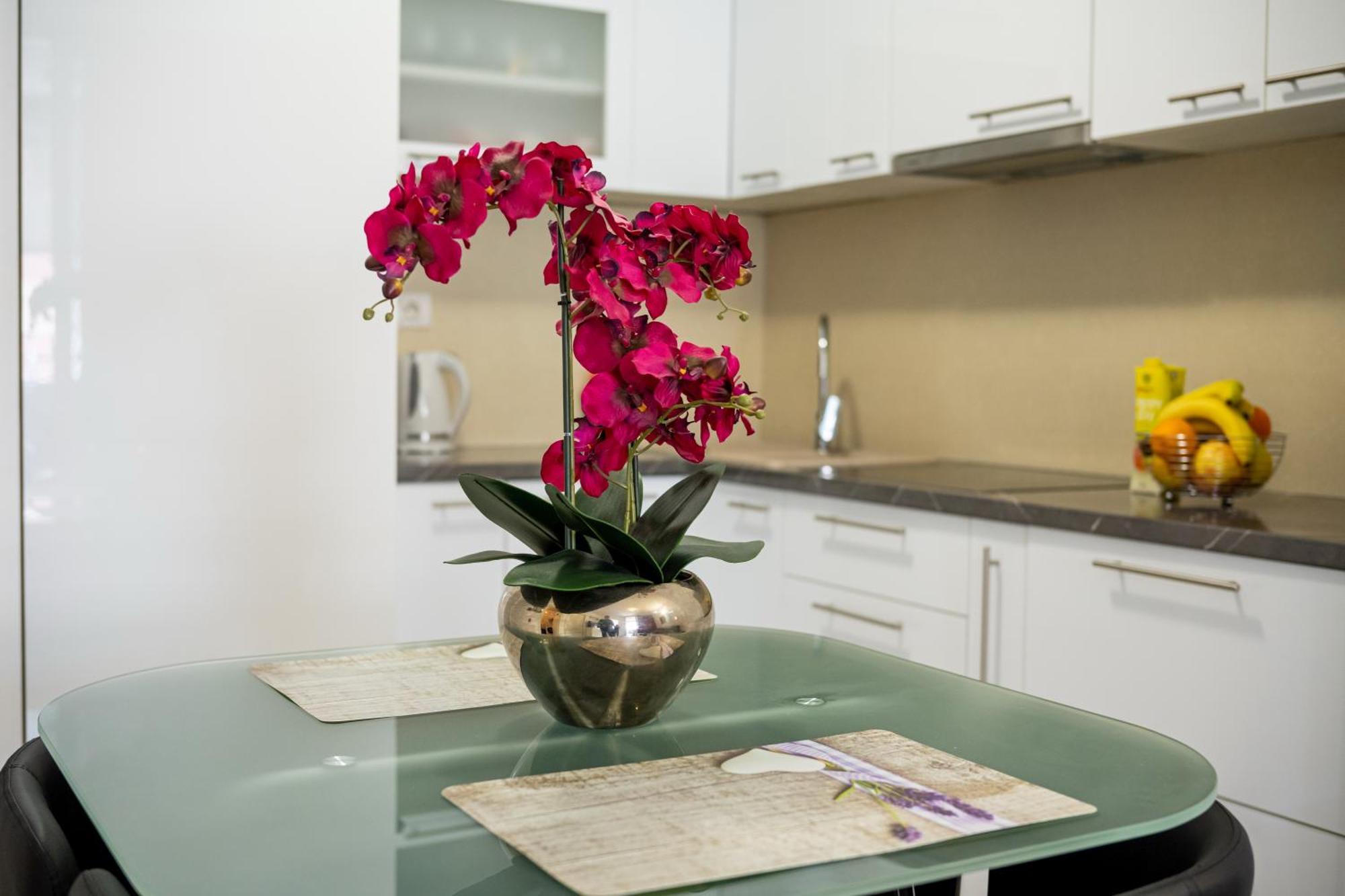 Apartma Adrian *